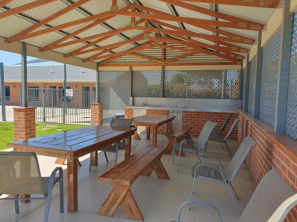 Euston Motel Dış mekan fotoğraf